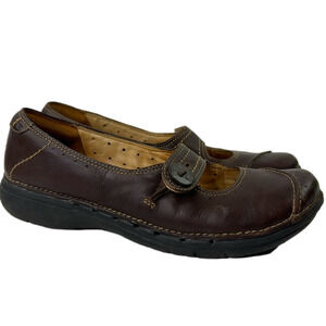 Clarks Structured Women's Brown Leather MaryJane Shoes